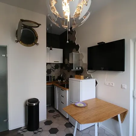 Le Petit Lys Apartment *